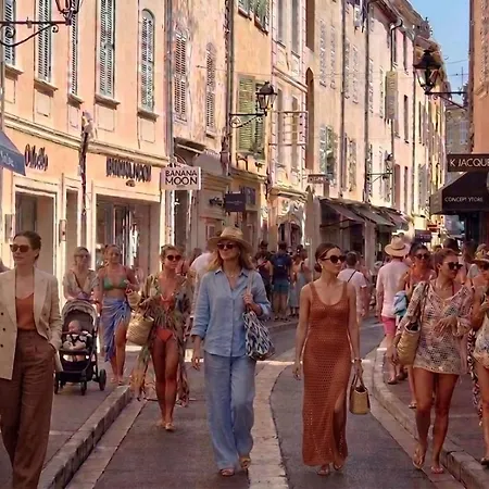 Mezzanine Coeur De Tropez A Deux Pas Du Port 圣特罗佩